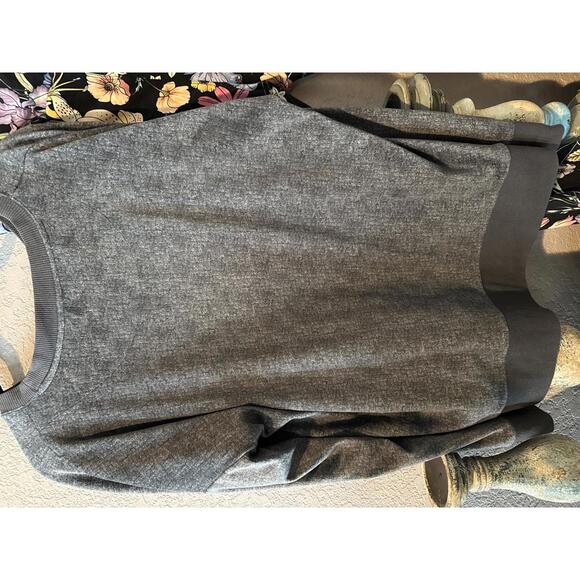 LuLaRoe Floral Leggings with Gray Long Sleeve Top Set - Picture 5 of 6